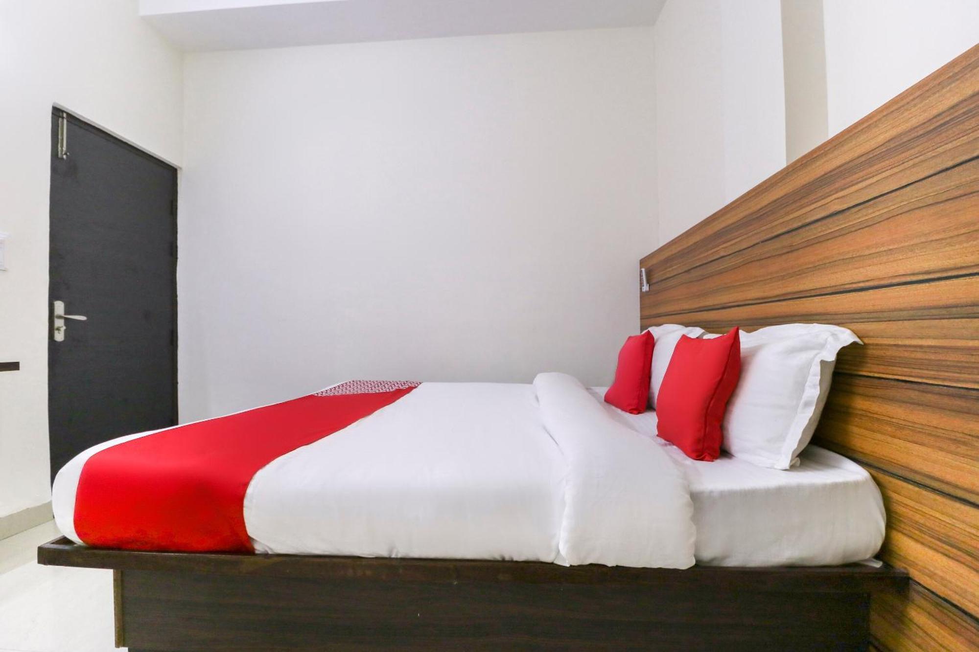 Hotel O Red Ark Landran エクステリア 写真