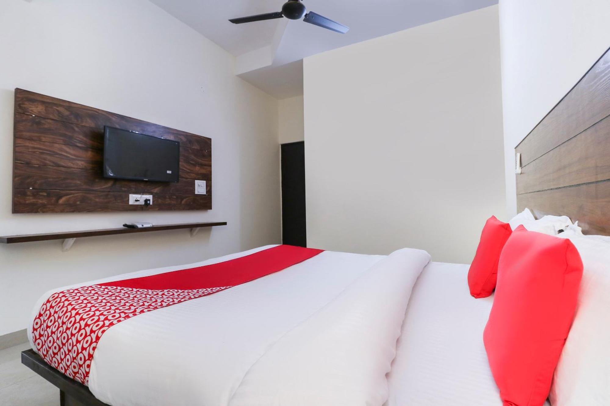 Hotel O Red Ark Landran エクステリア 写真