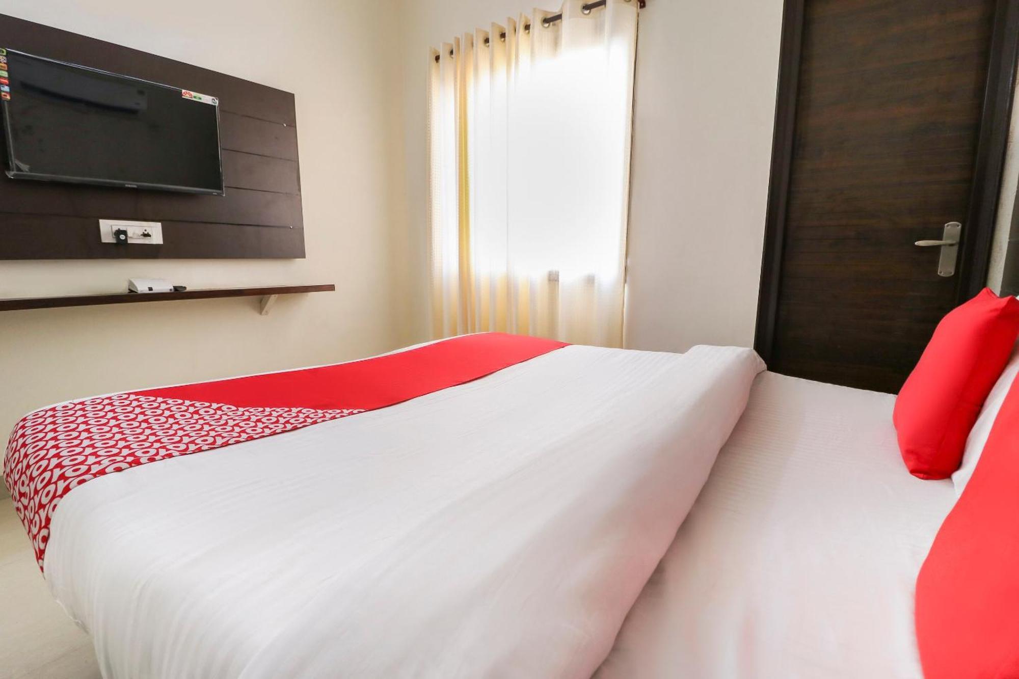 Hotel O Red Ark Landran エクステリア 写真