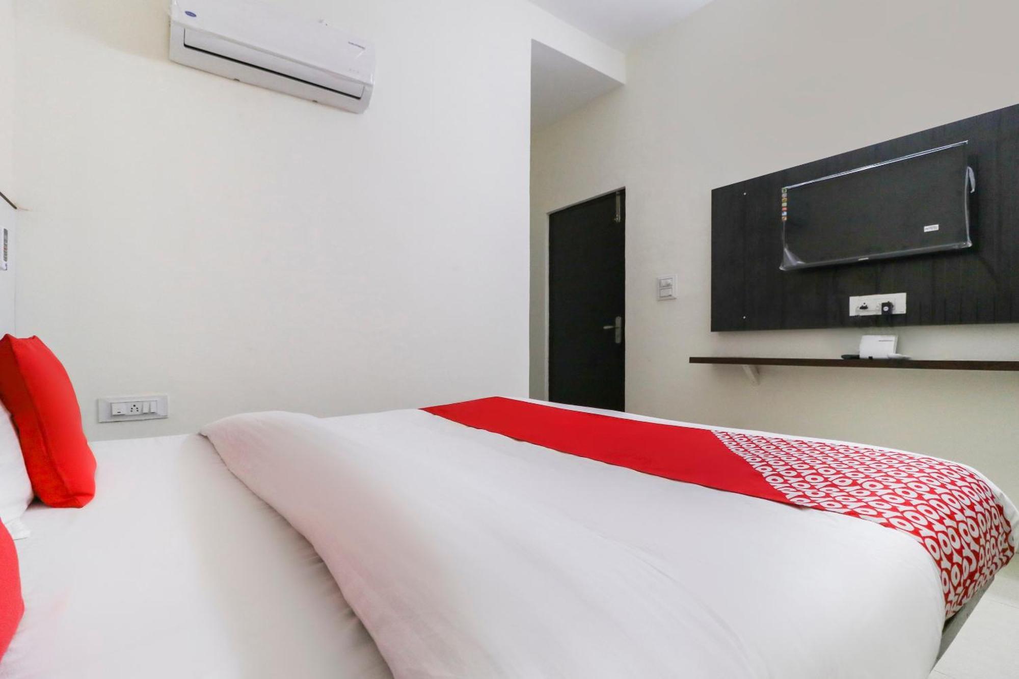 Hotel O Red Ark Landran エクステリア 写真