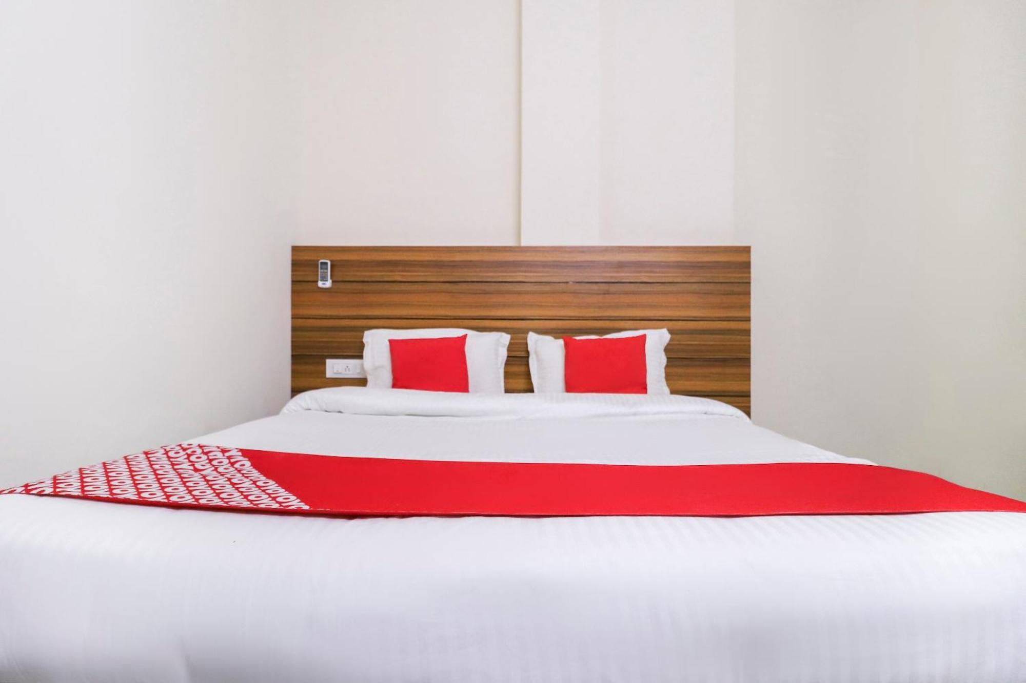 Hotel O Red Ark Landran エクステリア 写真