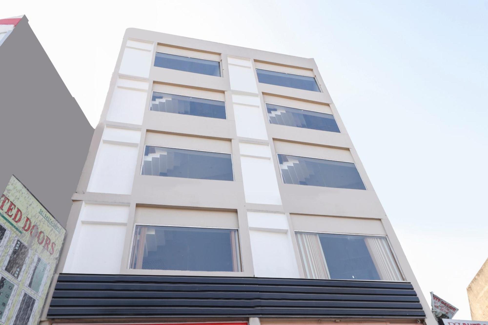 Hotel O Red Ark Landran エクステリア 写真